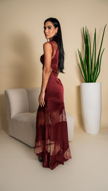 Vestido borgoña con encaje - vista trasera