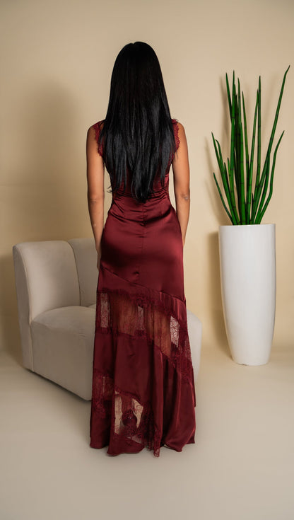 Vestido borgoña con encaje - vista trasera completa