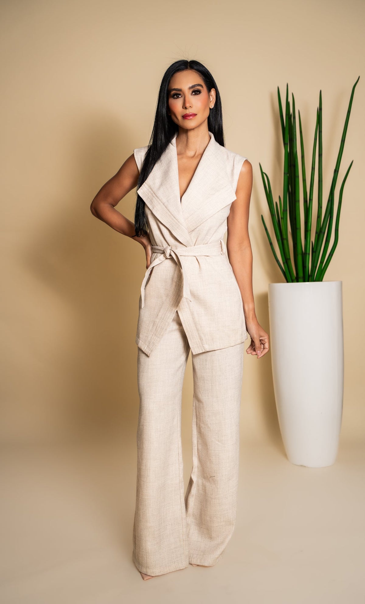 Conjunto beige chaleco - vista frontal