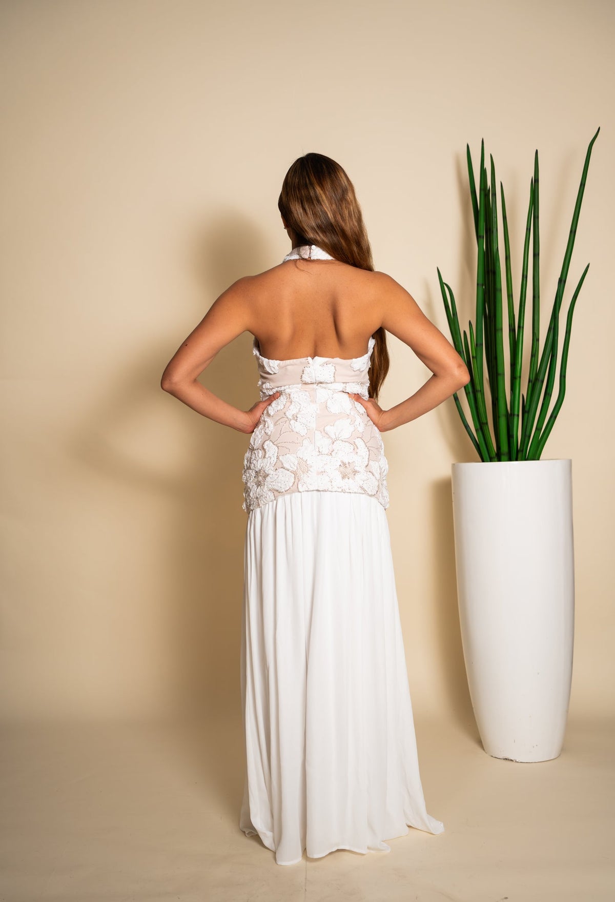 Vestido blanco flores 3D - vista trasera
