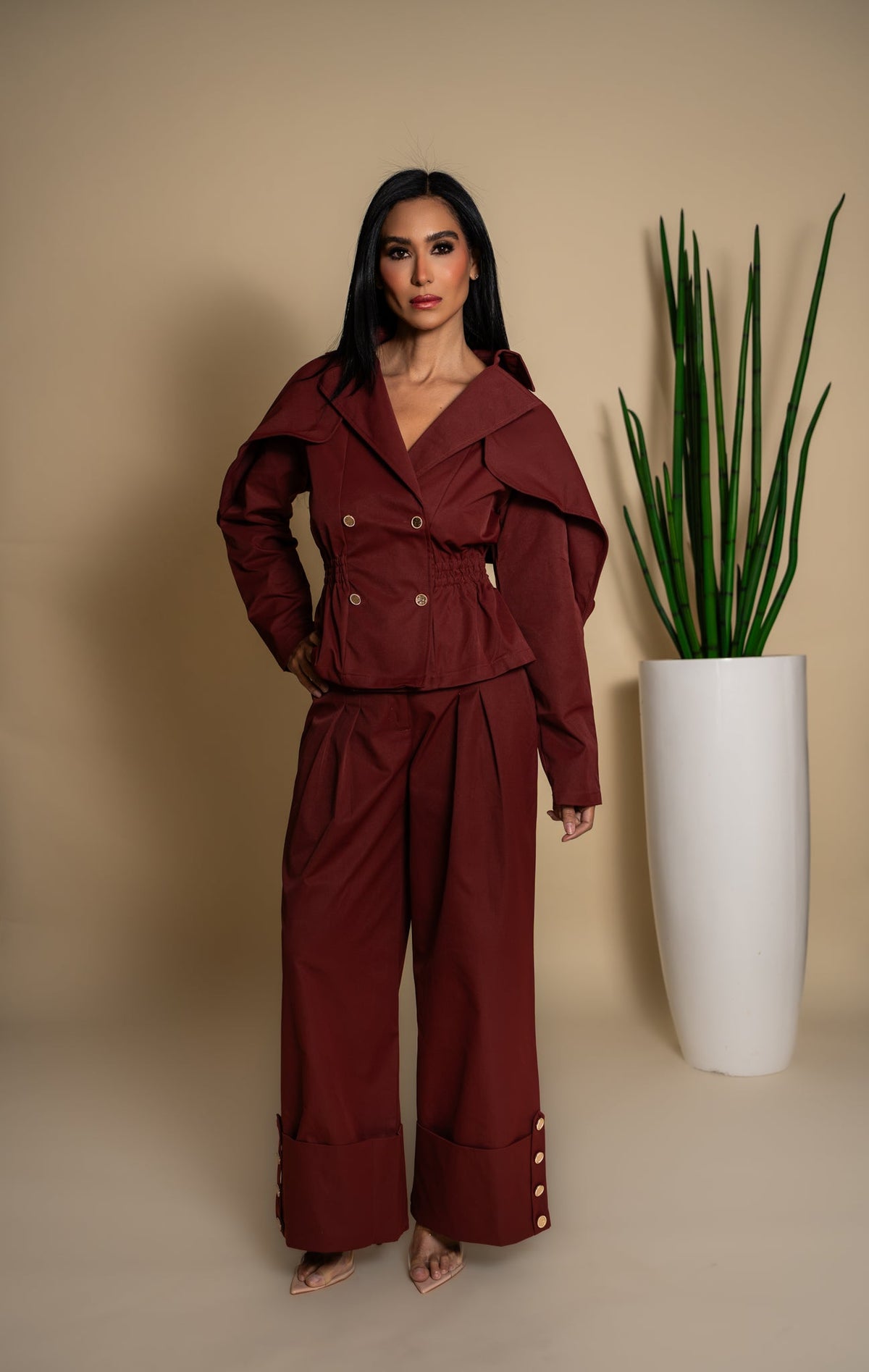 Conjunto burgundi - vista lateral