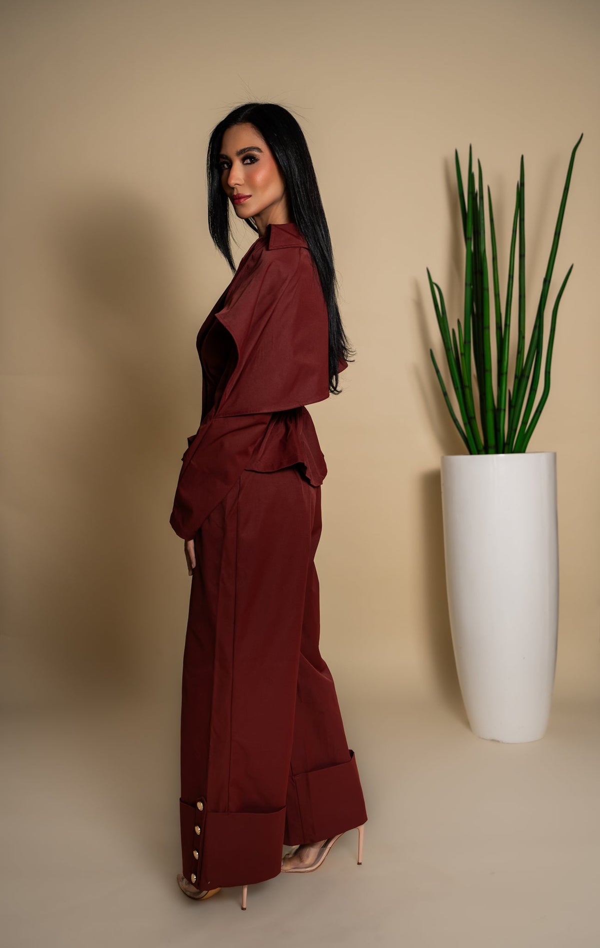 Conjunto burgundi - vista lateral derecha